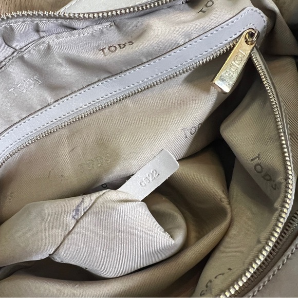 Tod’s Large Leather Duffle Bag Lt Grey - Picture 7 of 14